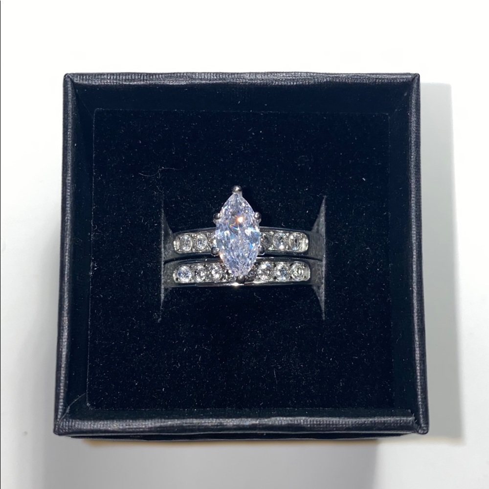 Wedding Ring Set Marquise Cut